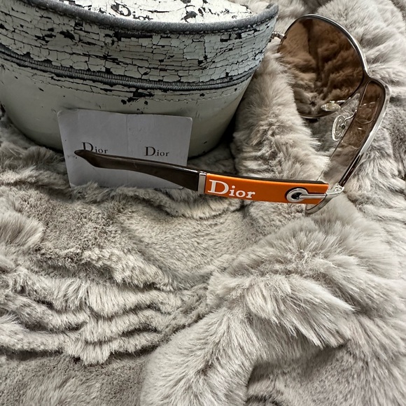 🌻🔥Christan Dior sunglasses - Picture 10 of 13